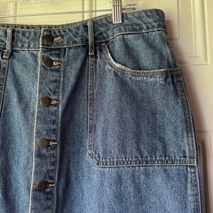 Old Navy Women’s Button Front Denim Skirt